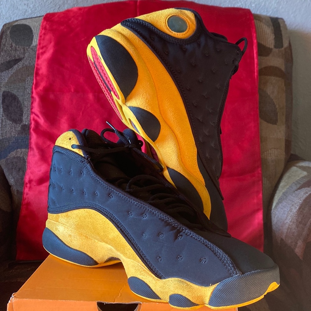 Air Jordan 13 retro class of 2002 size 10.5